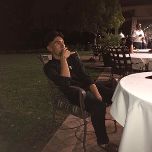 Meet your Posher, Devin